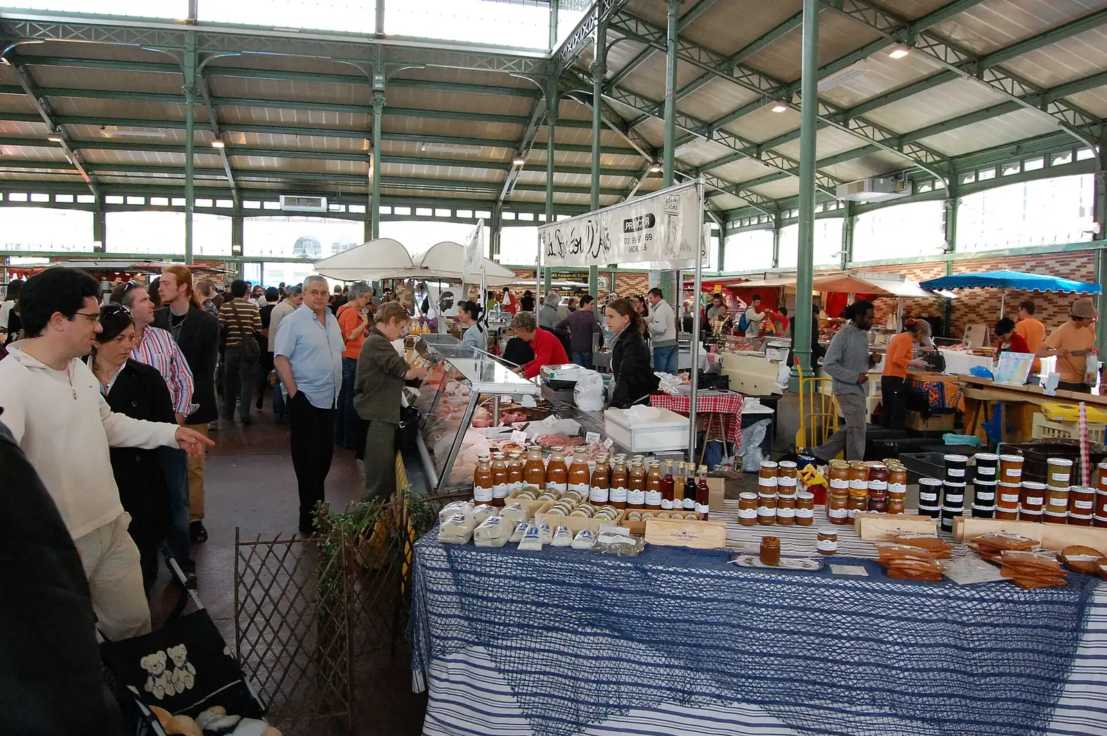 Marché des Lices Rennes ⁠: 250 vendeurs de produits frais